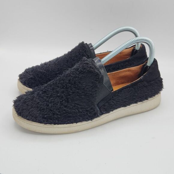 Ugg Ricci Faux-Fur Black  Teddy bear Slip-on Sneakers - Picture 3 of 8